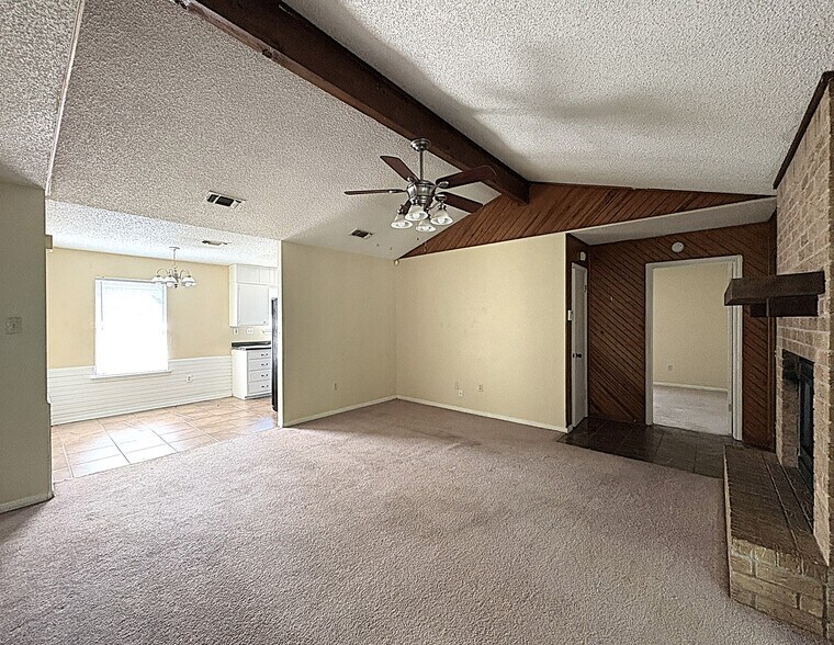 Building Photo - 2309 Whitney Dr
