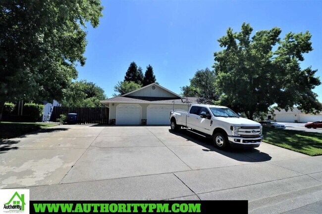 Building Photo - 1599 Lavender Way
