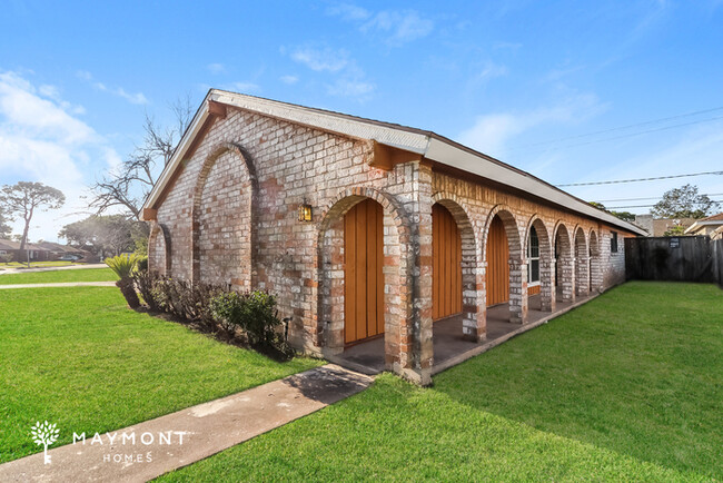 Primary Photo - Houston Ranch-Style Home