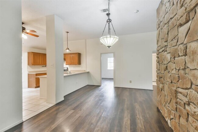 Building Photo - 10306 Wayward Wind Ln