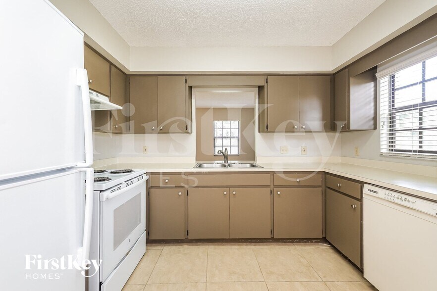 Building Photo - 6341 Neamathla Dr