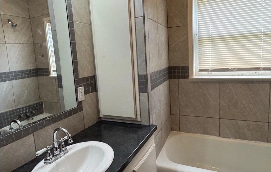 Building Photo - 3515 Carver Ave SW