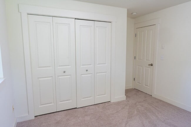 Building Photo - 4bd/2.5ba Seattle Home