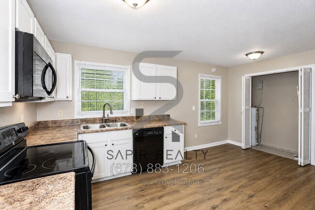 Building Photo - 4716 Oak St