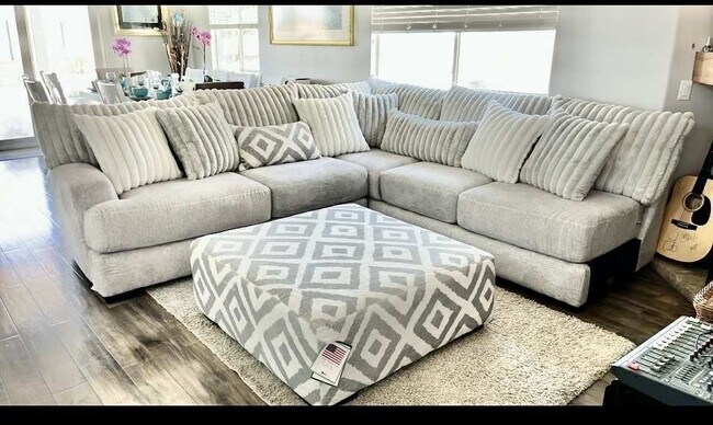 Building Photo - 31509 Tuberose Rd