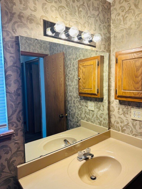 Building Photo - 600 Fire Light Dr