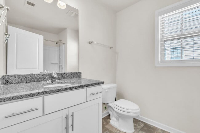 Building Photo - 4BR/3BA Luxury Home with Bonus Room, Screened Porch & Fenced Yard $2,600/mo rent