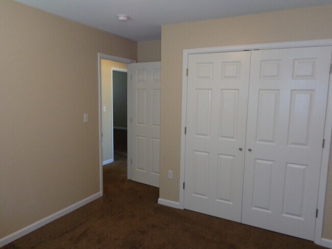 Building Photo - 136 Prairie Falcon Parkway