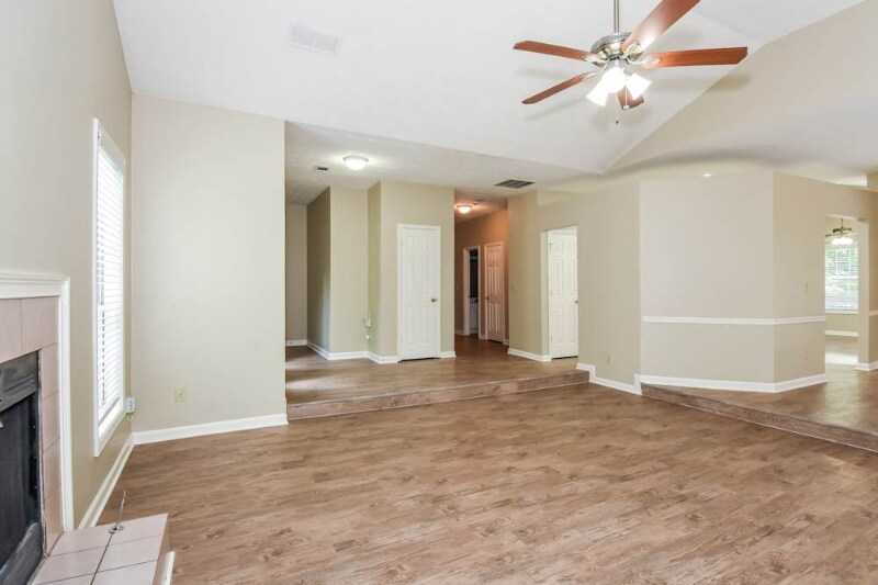 Building Photo - 2041 Stone Forest Dr
