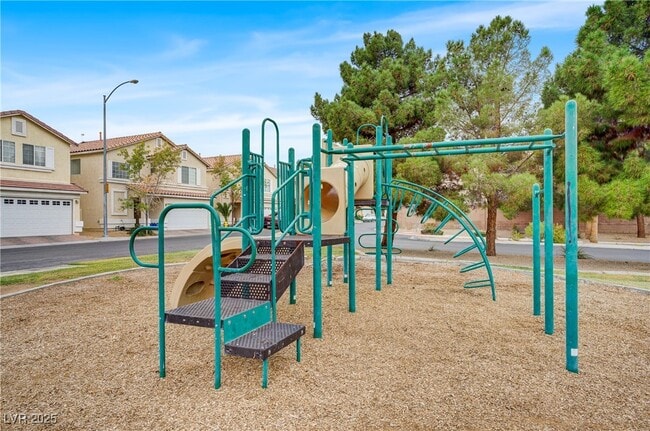 Building Photo - 7268 Vinca Rd