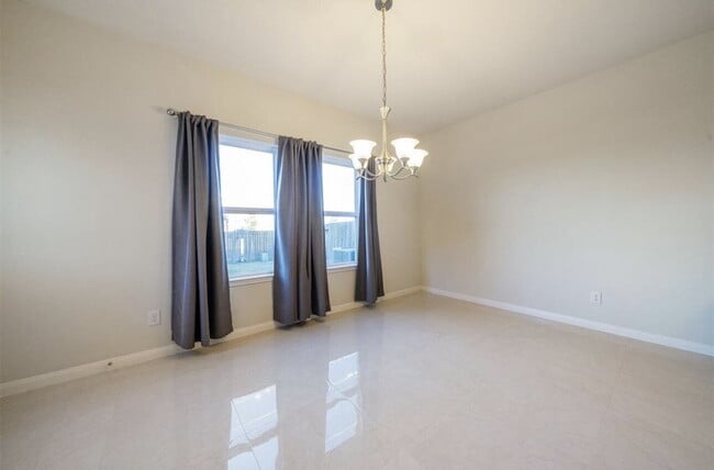 Building Photo - 9439 Grand Spark Dr