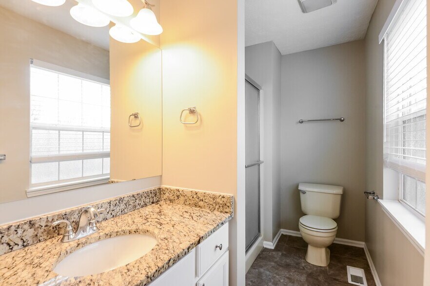Building Photo - 8570 Eagles Nest Dr