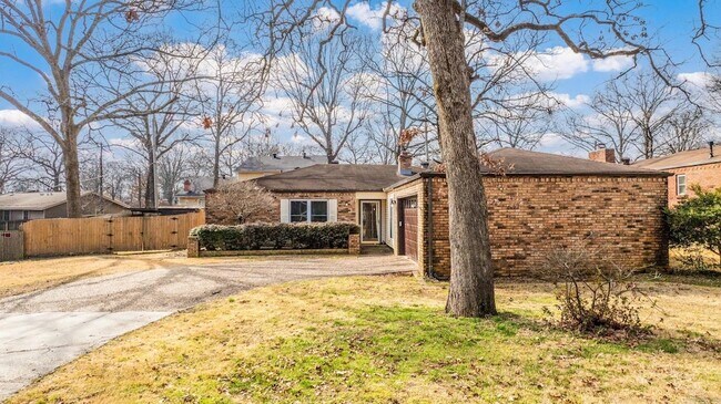 Building Photo - 1708 War Eagle Dr