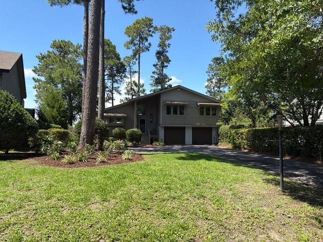 Building Photo - Beautiful Furnished Marsh Front Home - 6 mo Lease Term