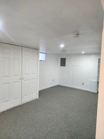 Building Photo - 4 Church St