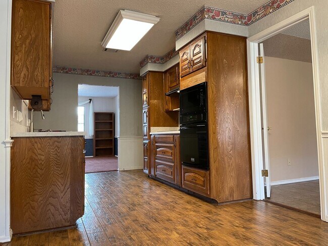 Building Photo - 3/2/2 Grapevine-Colleyville ISD