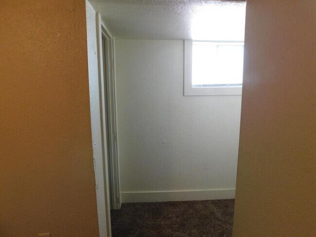 Building Photo - 516 S 900 W