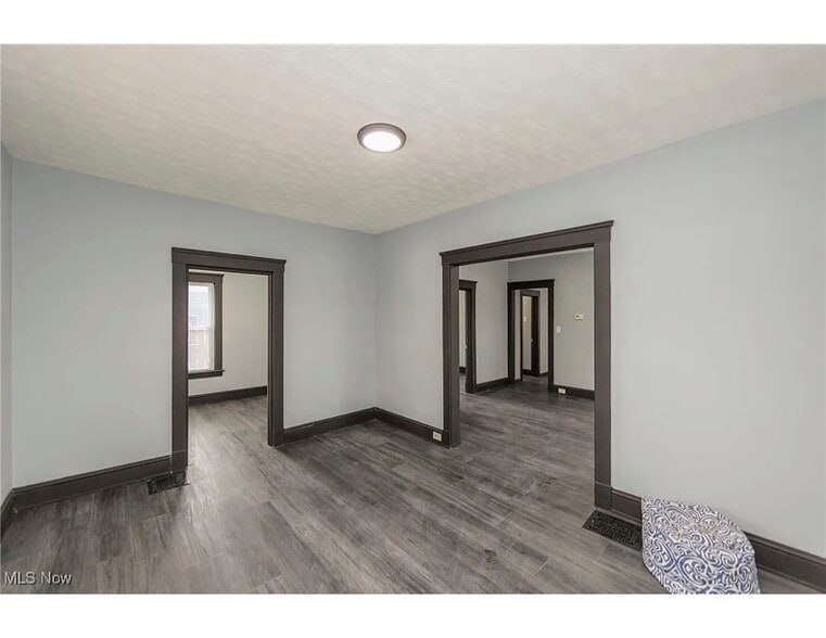 Building Photo - 1431 Rowley Ave