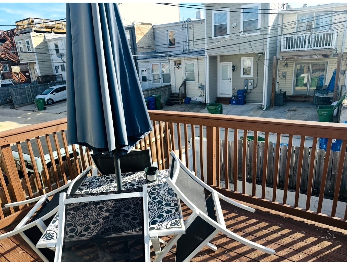 Deck - 829 S Linwood Ave