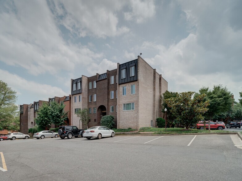 Building Photo - 5017 7th Rd S