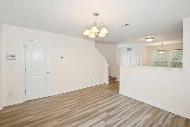 Building Photo - 1025 Rook Rd