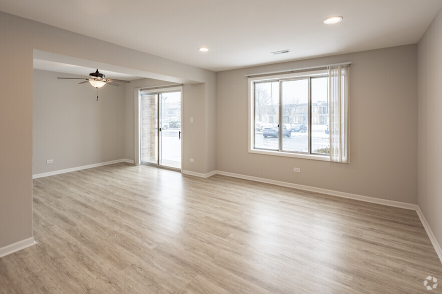 2BR, 1.5BA - 1,035 SF Upgrade Unit - Maple Leaf Apartments