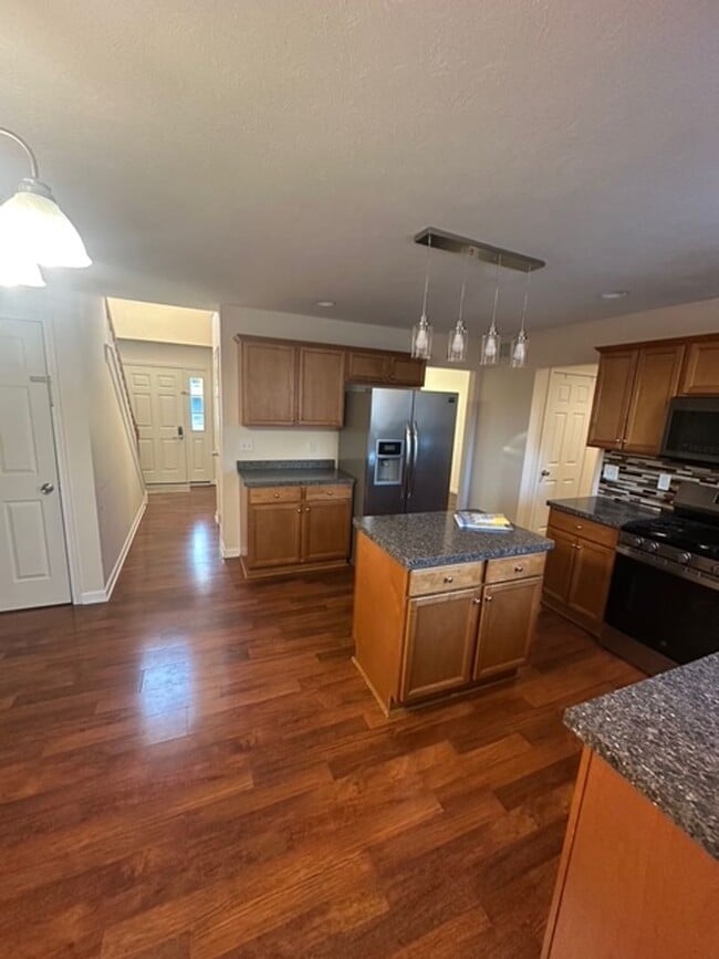 Building Photo - 4 Kings Way