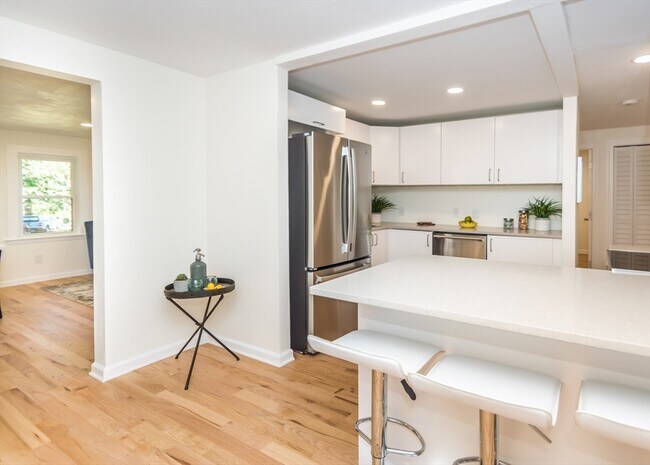 Building Photo - 23 Cheney St