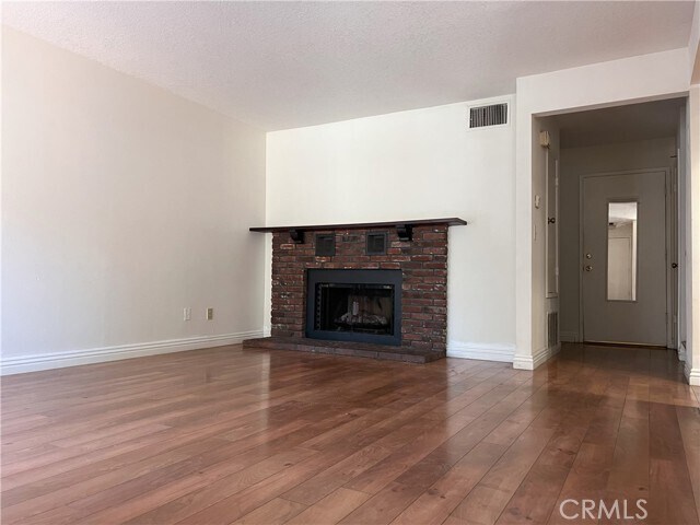 Building Photo - 930 N Redding Way