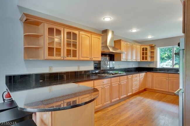 Building Photo - 34 Woodmere Dr