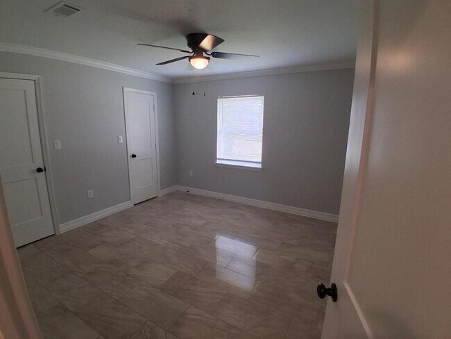 Building Photo - 4026 Simsbrook Dr