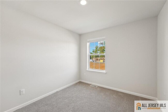 Building Photo - 25 Elliot Ln