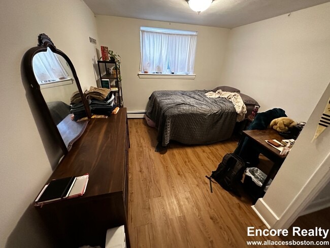 Building Photo - 63 Selkirk Rd