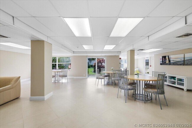 Building Photo - 2929 S Ocean Blvd