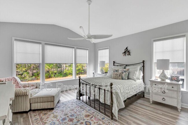 Building Photo - 147 Palm Cove Way