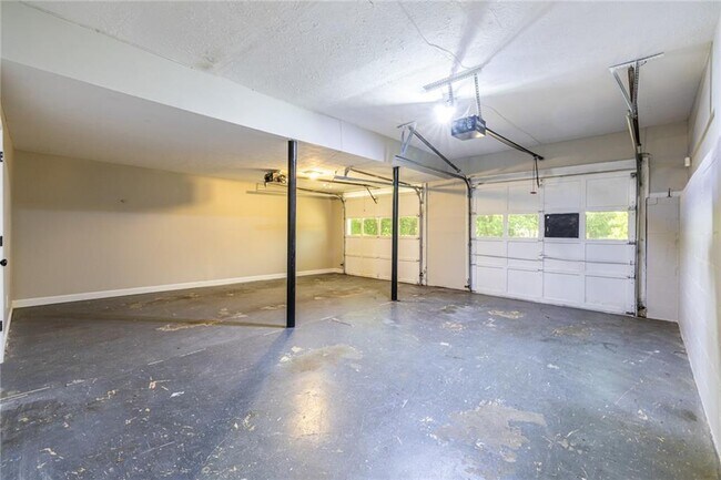 Building Photo - 1093 Wash Lee Dr SW