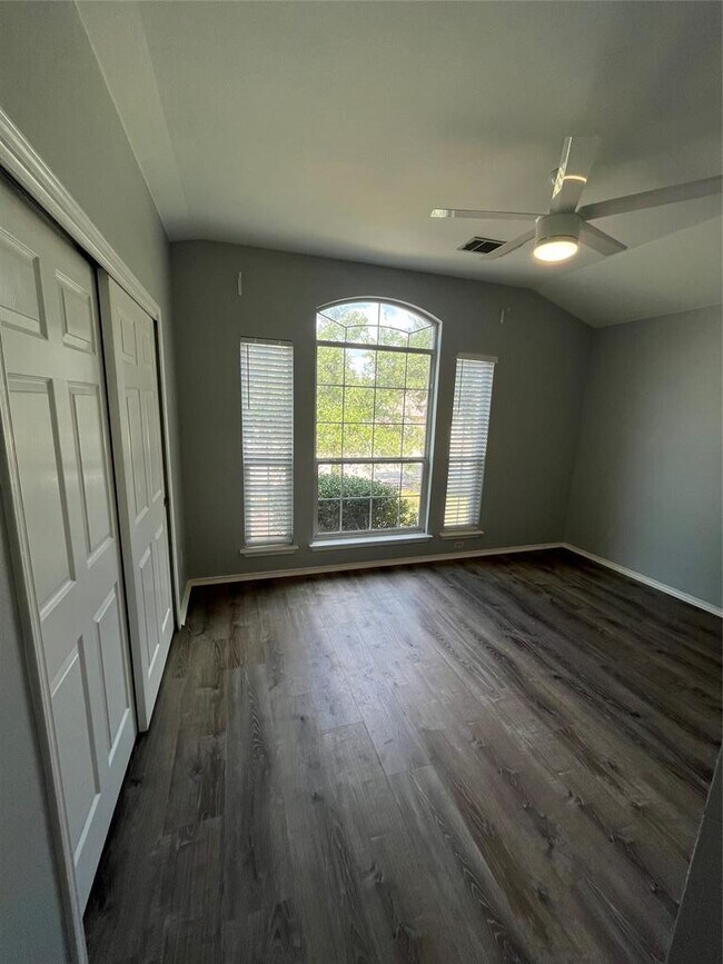 Building Photo - 14525 Ballimamore Dr