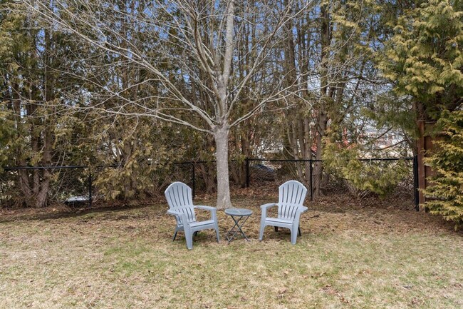 Building Photo - 29 Versailles Ave