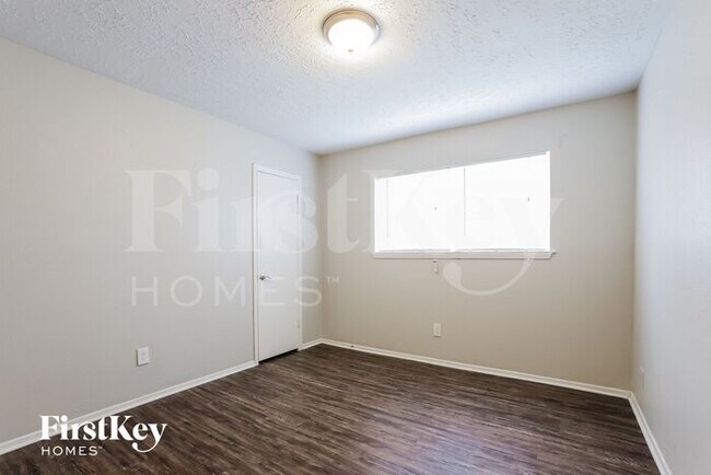 Building Photo - 15814 Whipple Tree Dr