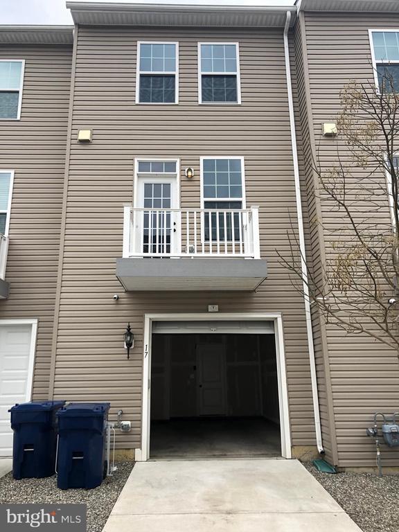 Building Photo - 17 Stevens Ct