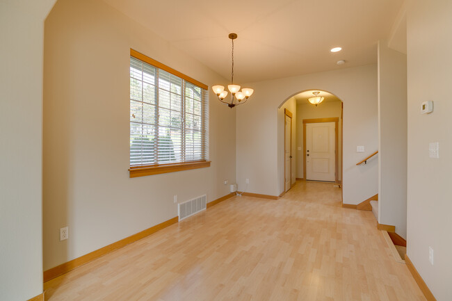 Building Photo - Beautiful Bothell Home For Rent!