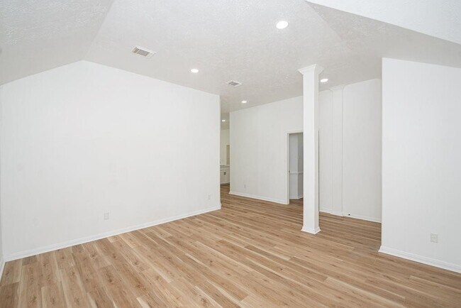 Building Photo - 3718 Brighton Ln