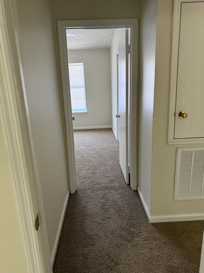 Building Photo - 562 Green Gable Ct