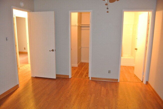 Building Photo - 2116 Manzanita Way