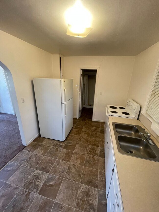 Building Photo - 530 Grove St