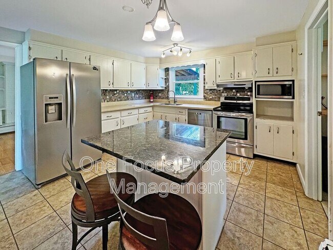 Primary Photo - 1031 Ave D