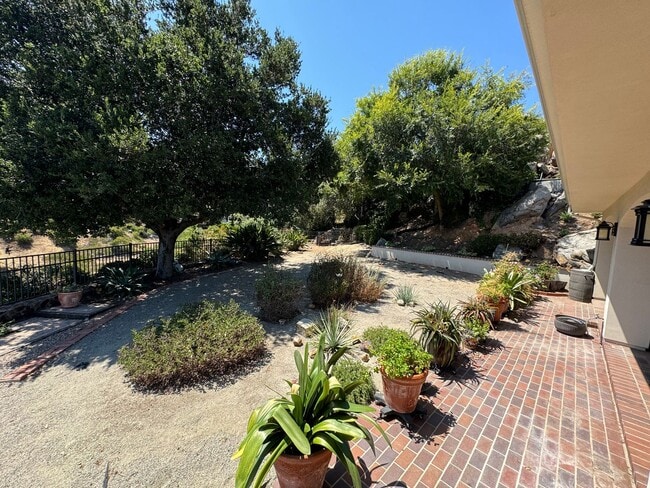 Building Photo - 4884 Vista Arroyo