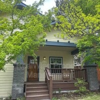 Building Photo - 2423 NW Awbrey Rd