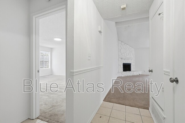 Building Photo - 4101 Gentle Springs Dr