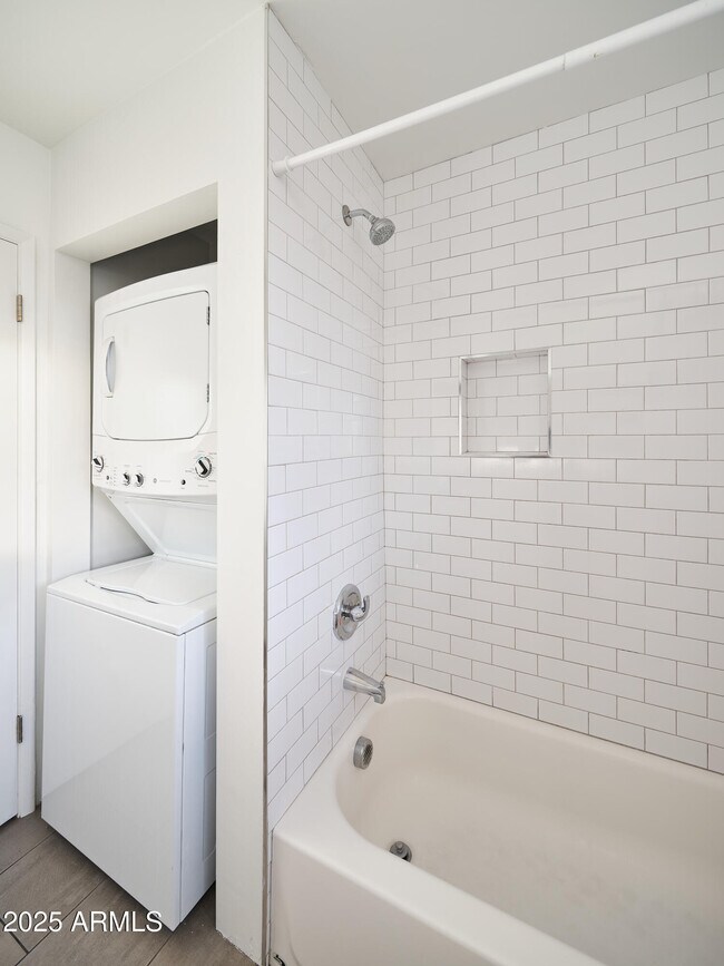 Building Photo - 4535 N 75th Pl